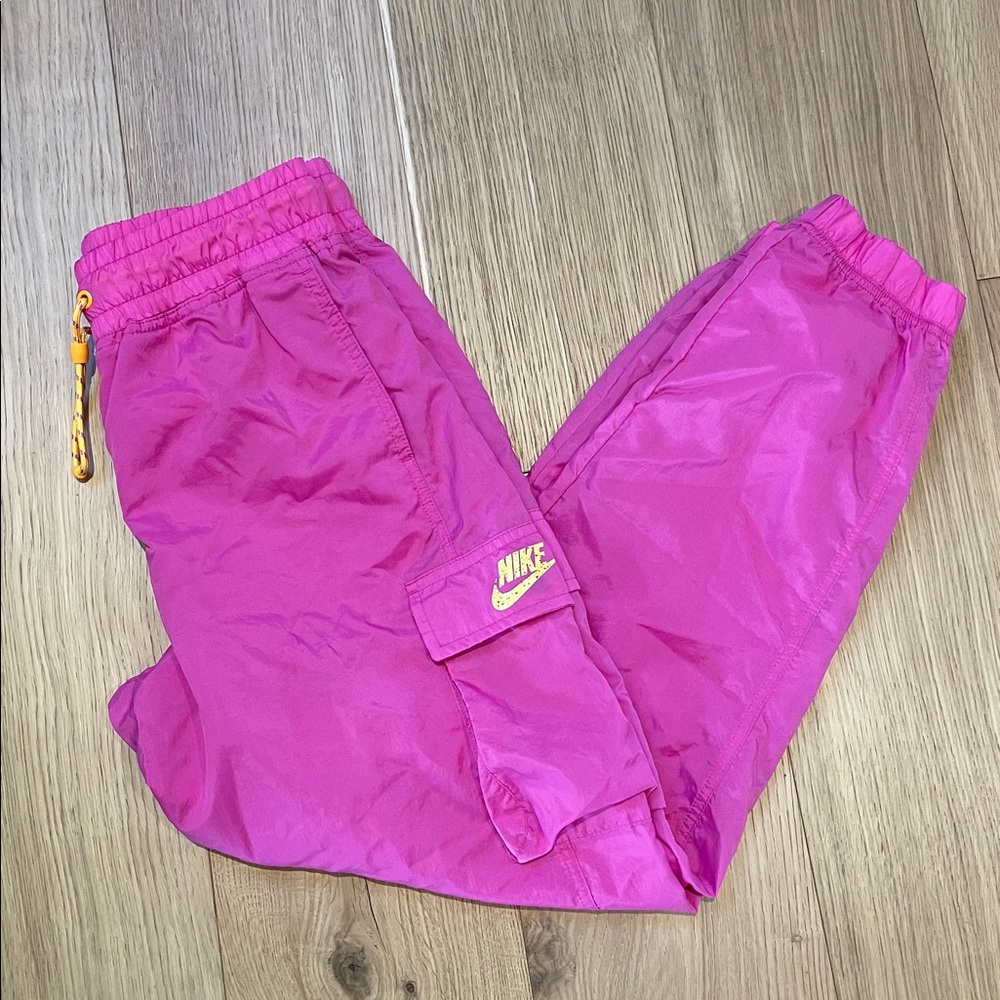 Nike Women Hot Pink Jogger, Small